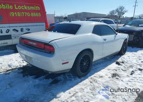 2013 Dodge Challenger Sxt Plus z USA, uszkodzony, nr VIN 2C3CDYAG9DH728899